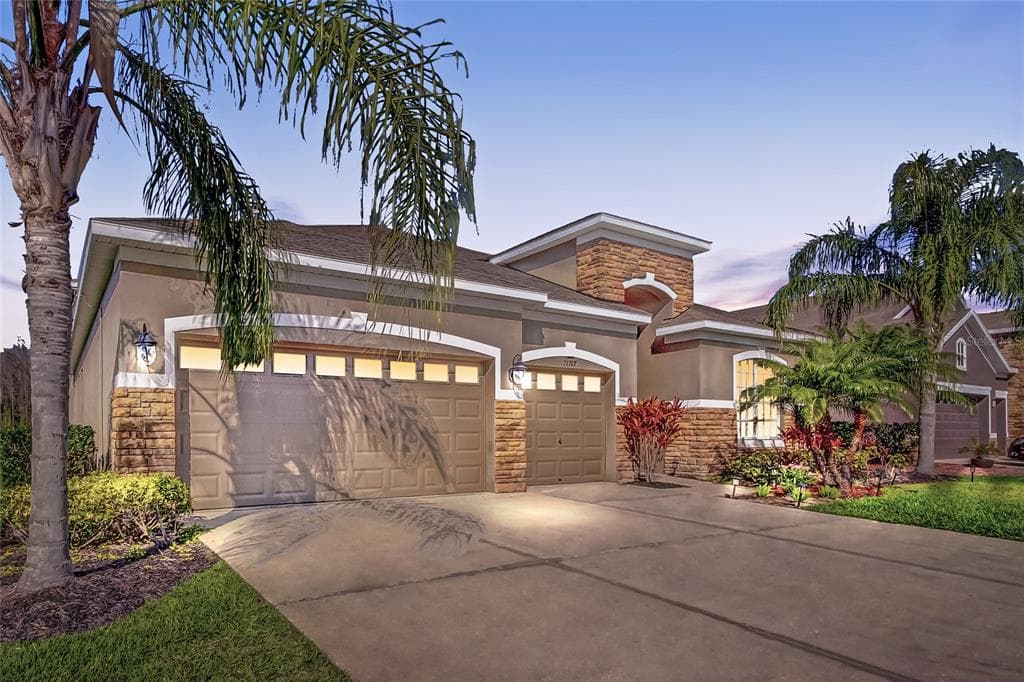 31707 HOLCOMB PASS WESLEY CHAPEL, FL 33543