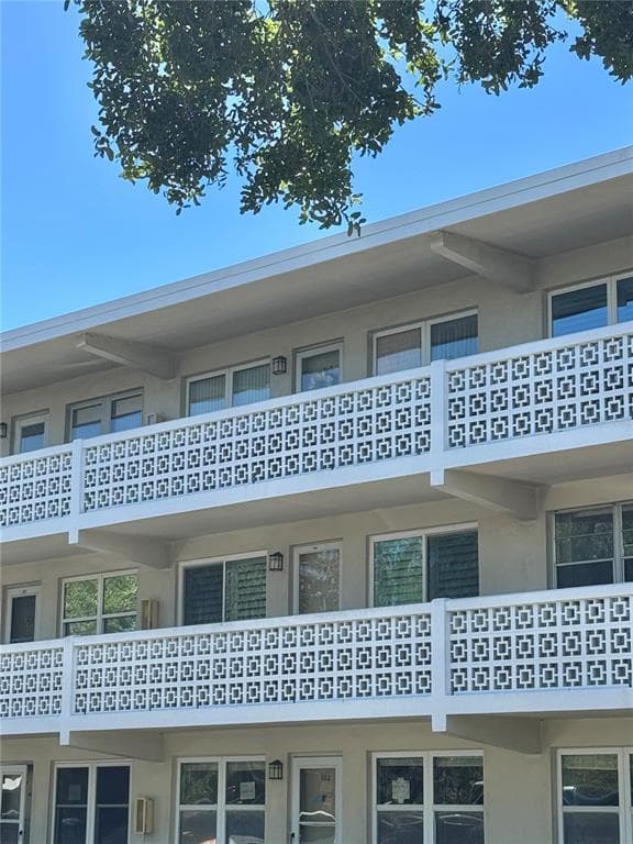 8100 DR MARTIN LUTHER KING JR STREET N UNIT 302 ST PETERSBURG, FL 33702