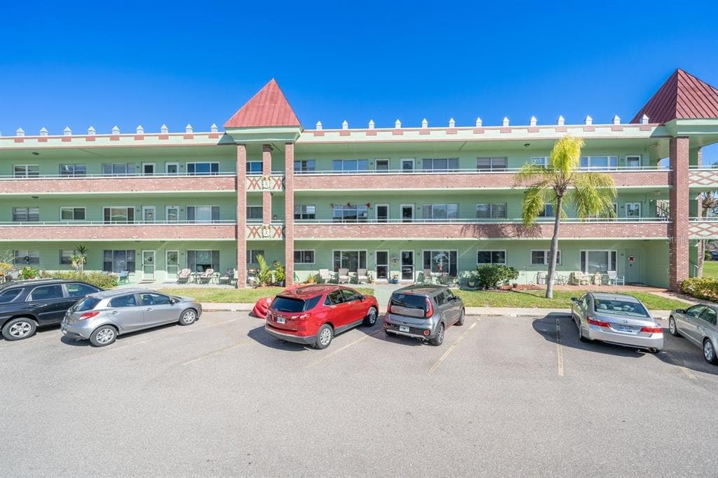 2358 ECUADORIAN WAY UNIT 46 CLEARWATER, FL 33763