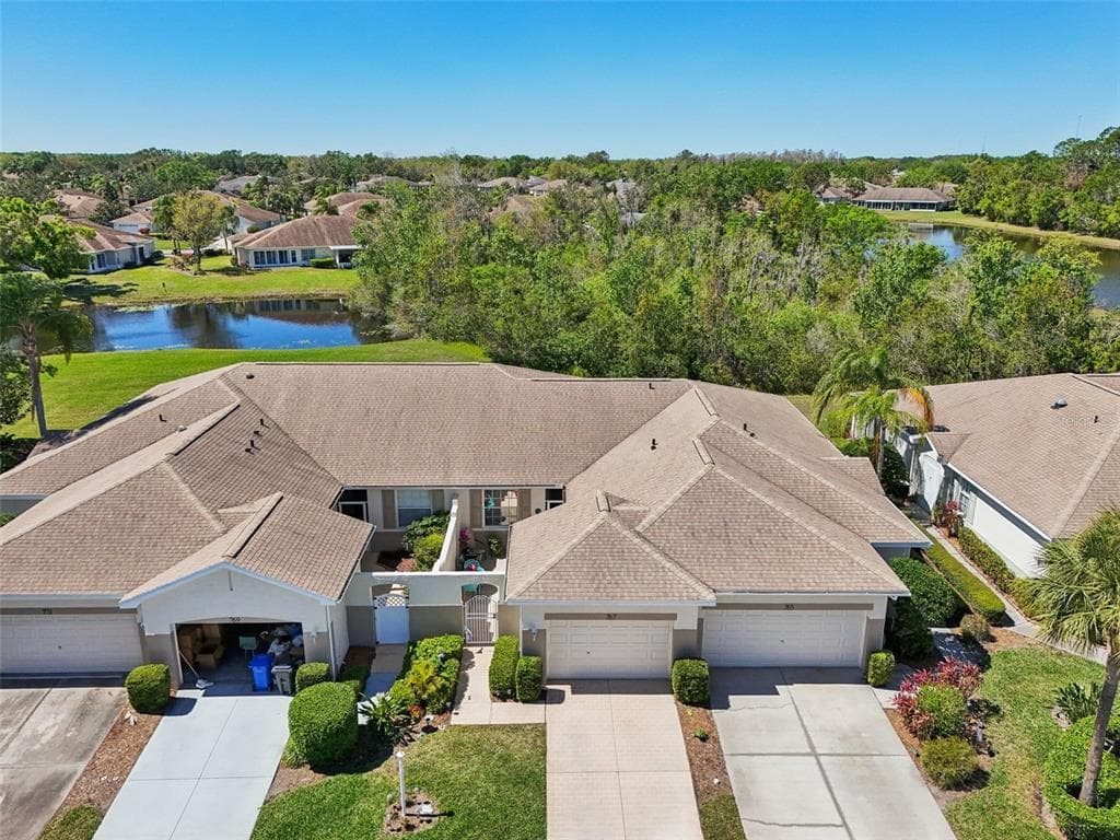 767 TREMONT GREENS LANE UNIT 64 SUN CITY CENTER, FL 33573
