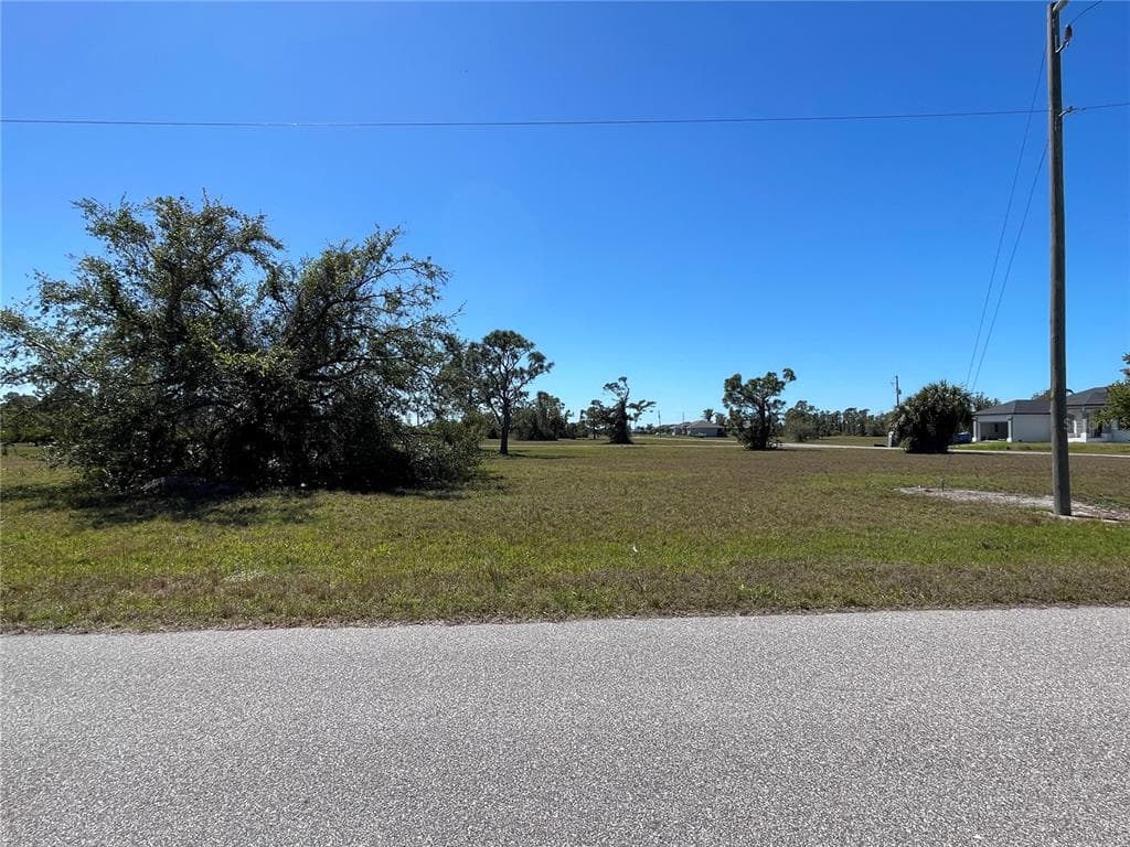 3 BAIL COURT PLACIDA, FL 33946