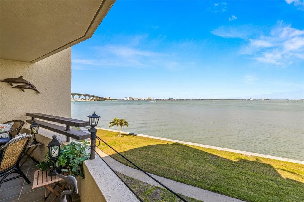 121 1ST STREET E UNIT 105
