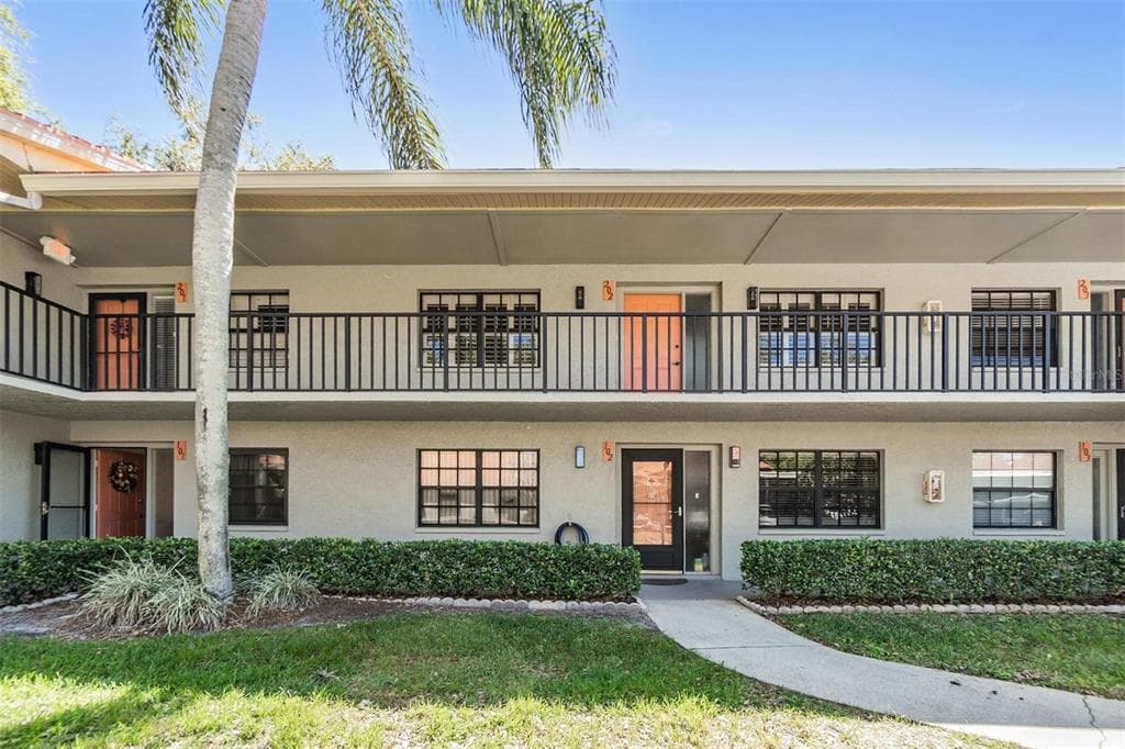 2020 LAKEVIEW DRIVE UNIT 202 CLEARWATER, FL 33763