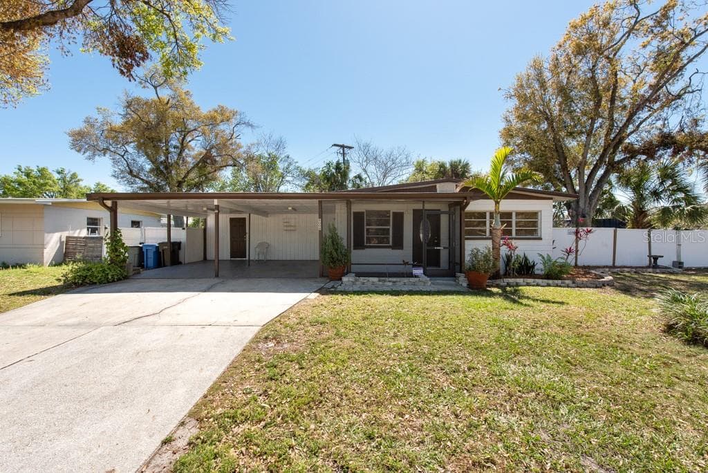 8008 SOMERSET LANE TAMPA, FL 33615