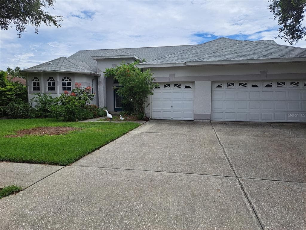 5261 CAMBERLEA AVENUE ZEPHYRHILLS, FL 33541