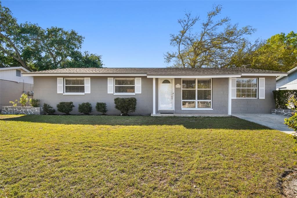 6712 RUNNINGWOODS DRIVE TAMPA, FL 33634