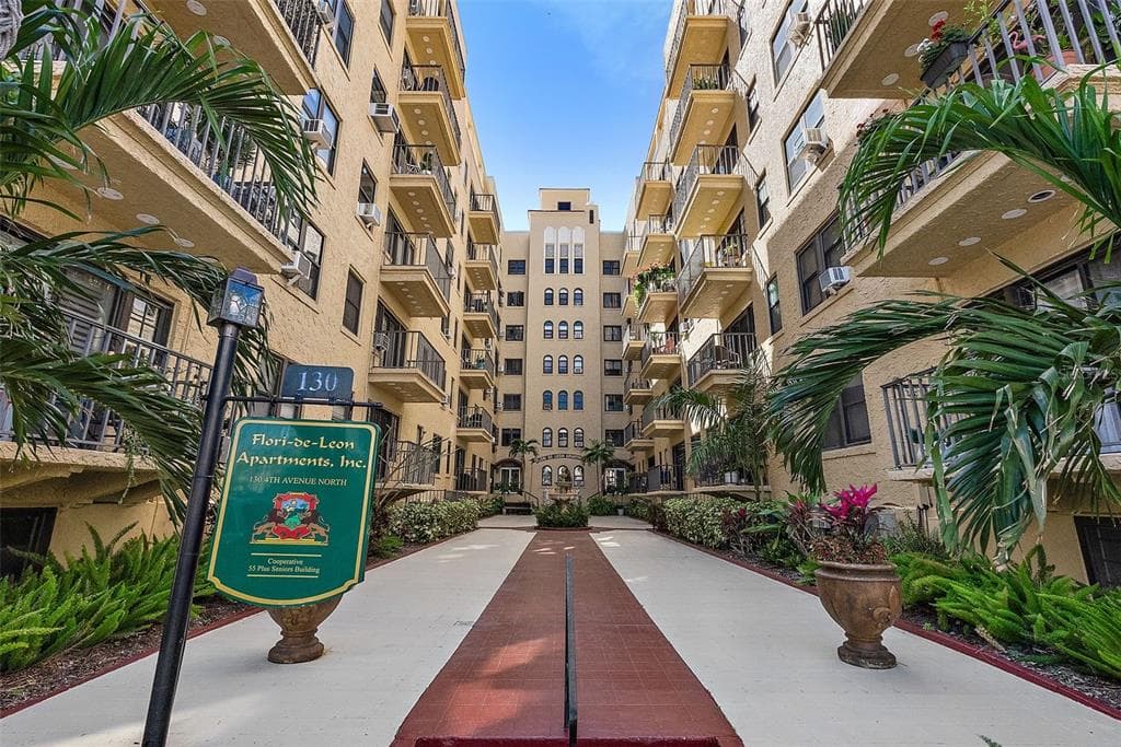 130 4TH AVENUE N UNIT 315 ST PETERSBURG, FL 33701