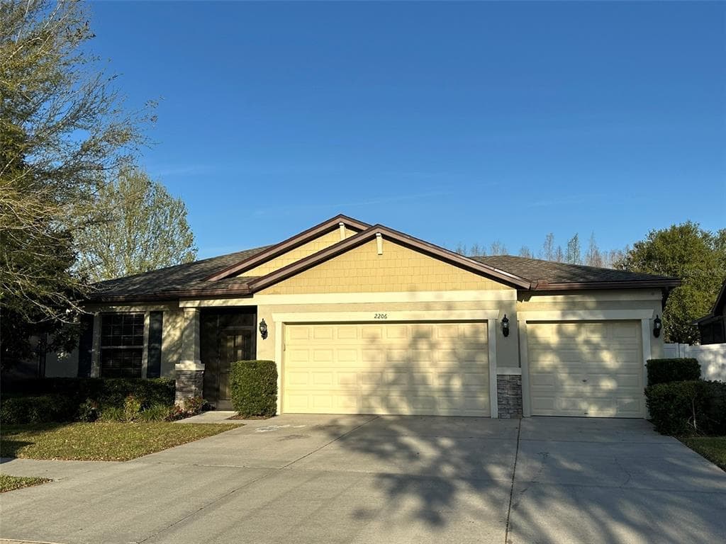2206 LANDSIDE DRIVE