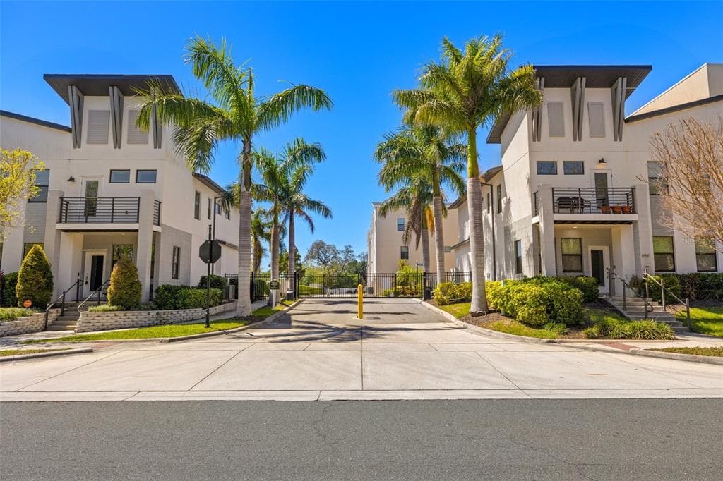 2570 12TH PLACE N ST PETERSBURG, FL 33713