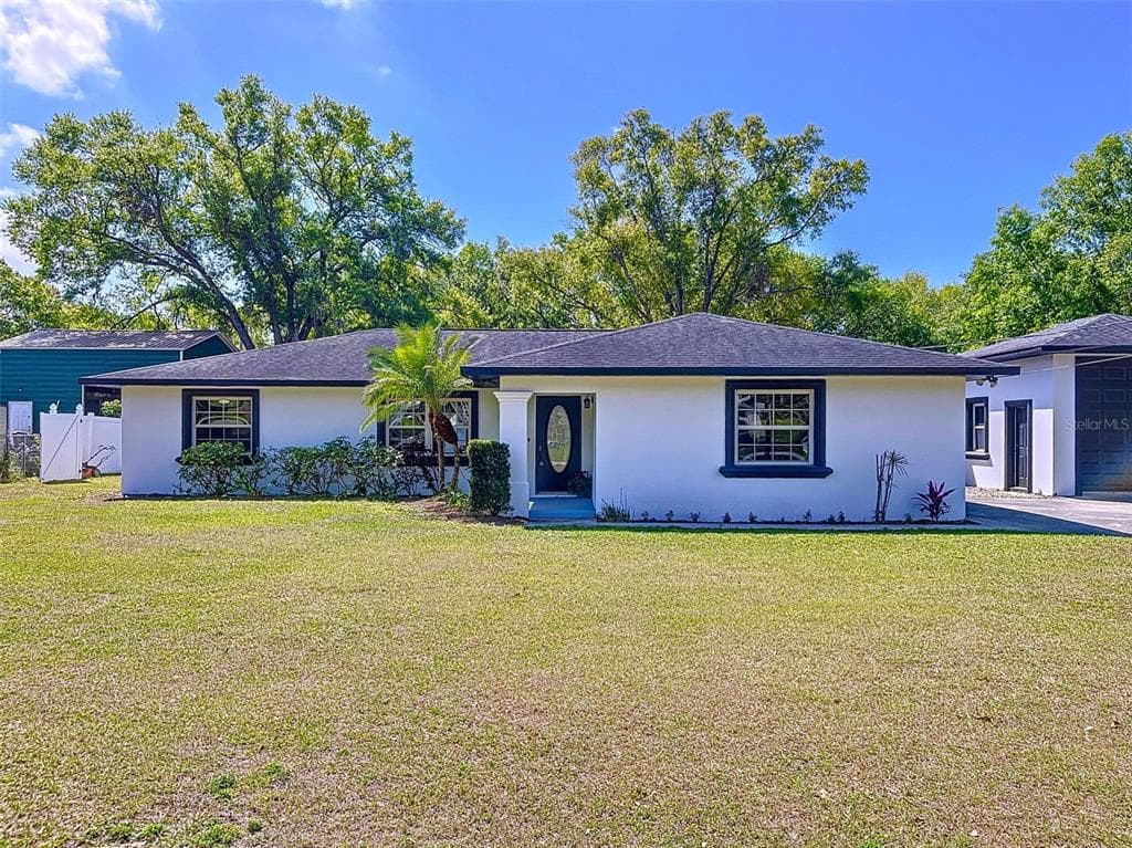 2821 GRAPEFRUIT DRIVE AUBURNDALE, FL 33823