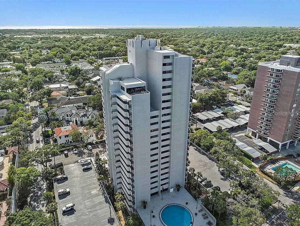 4141 BAYSHORE BOULEVARD UNIT 1105 TAMPA, FL 33611