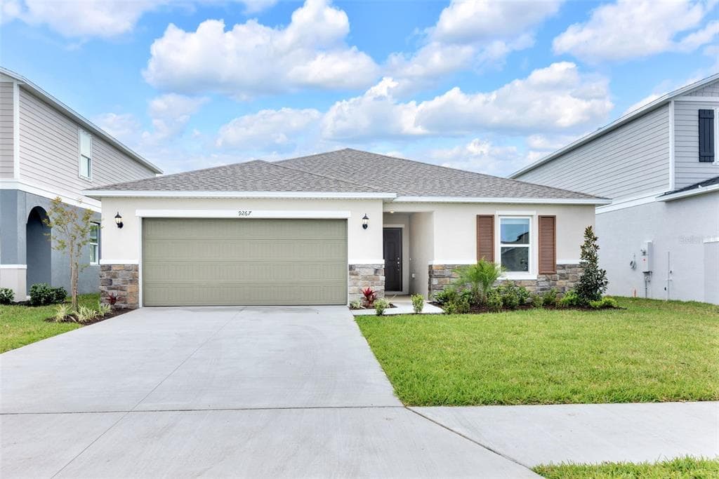 9267 SANDY BLUFFS CIRCLE