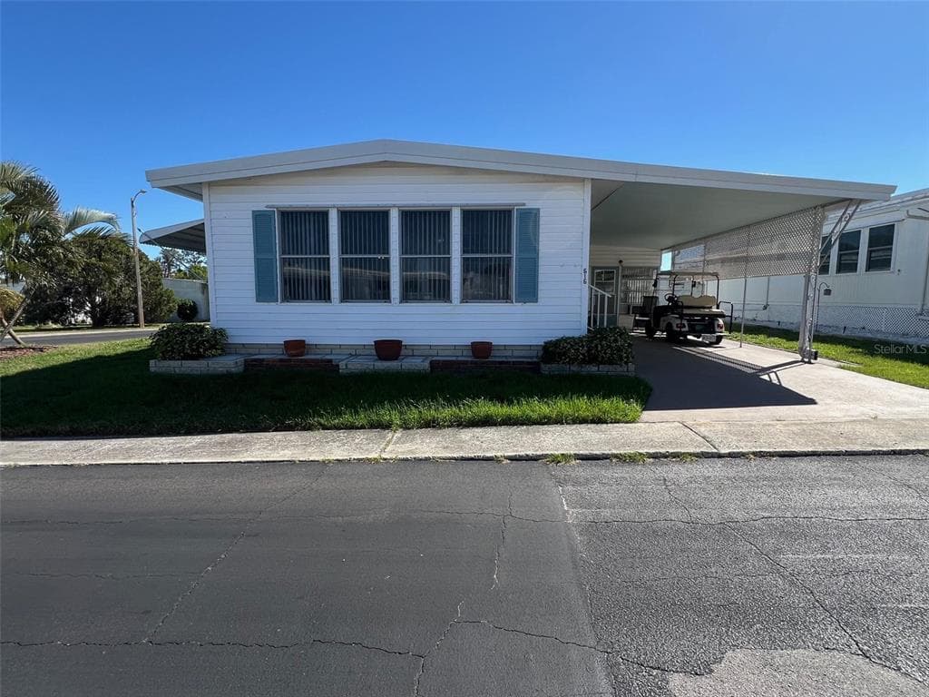 616 QUEEN PALM STREET LARGO, FL 33778
