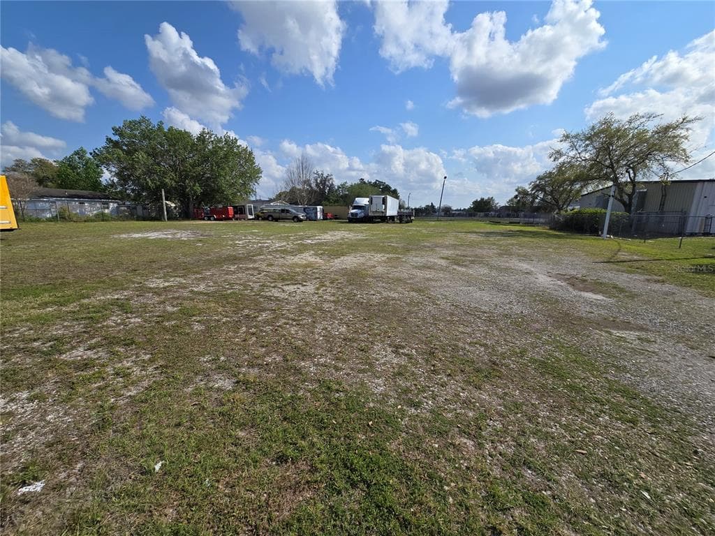 2040 W MAGNOLIA STREET LAKELAND, FL 33815