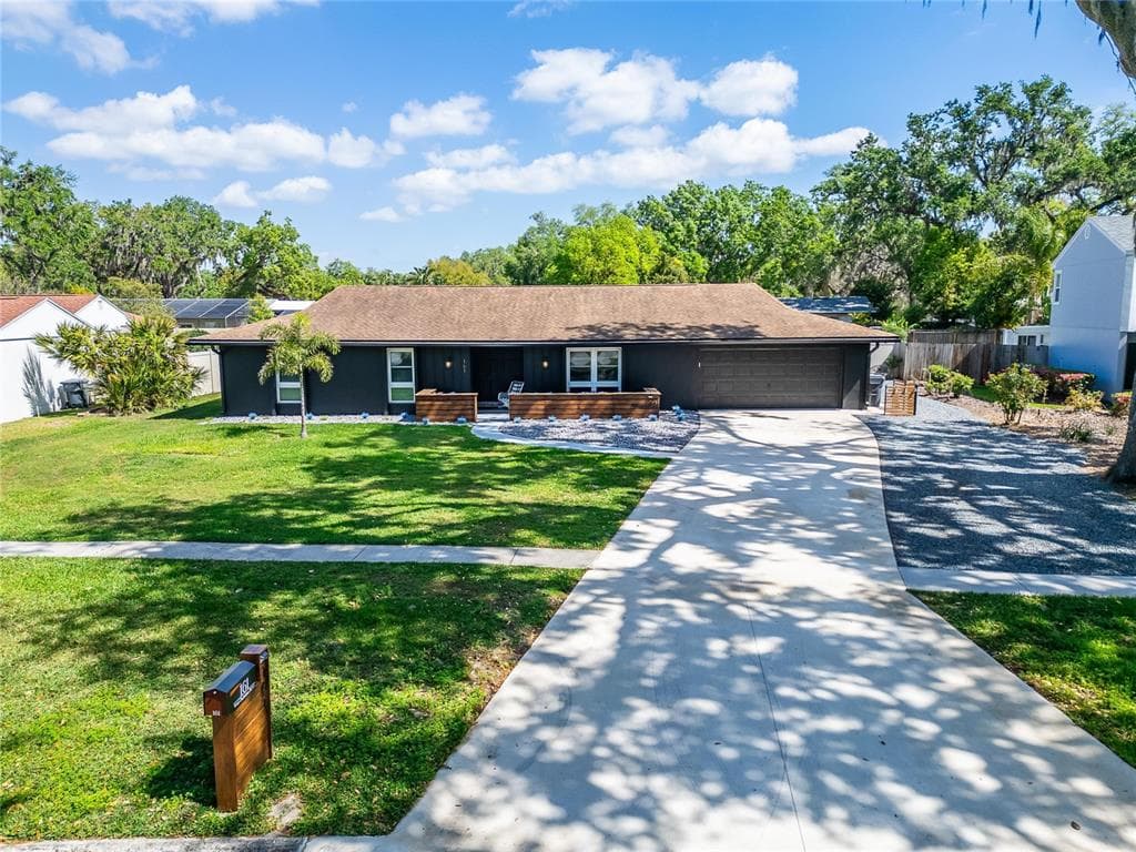 161 W CHRISTINA BOULEVARD