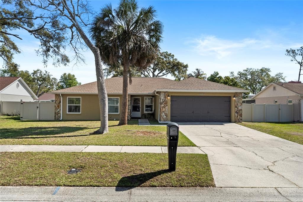5383 BLACK PINE DRIVE TAMPA, FL 33624