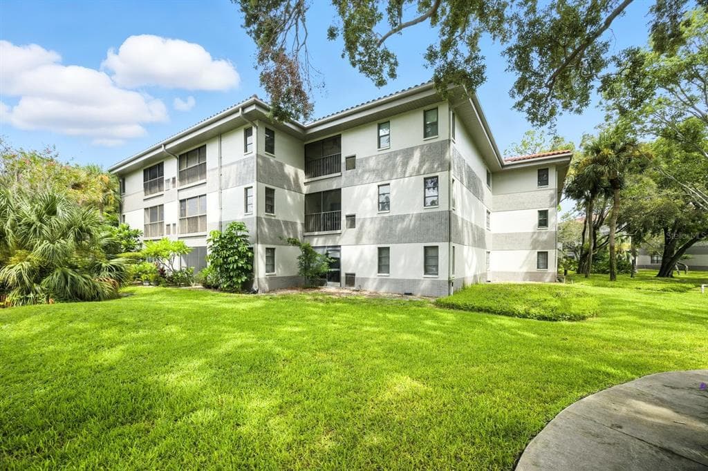 2650 COUNTRYSIDE BOULEVARD UNIT B102
