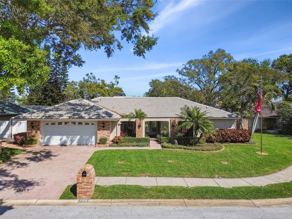 706 CITRUS COURT