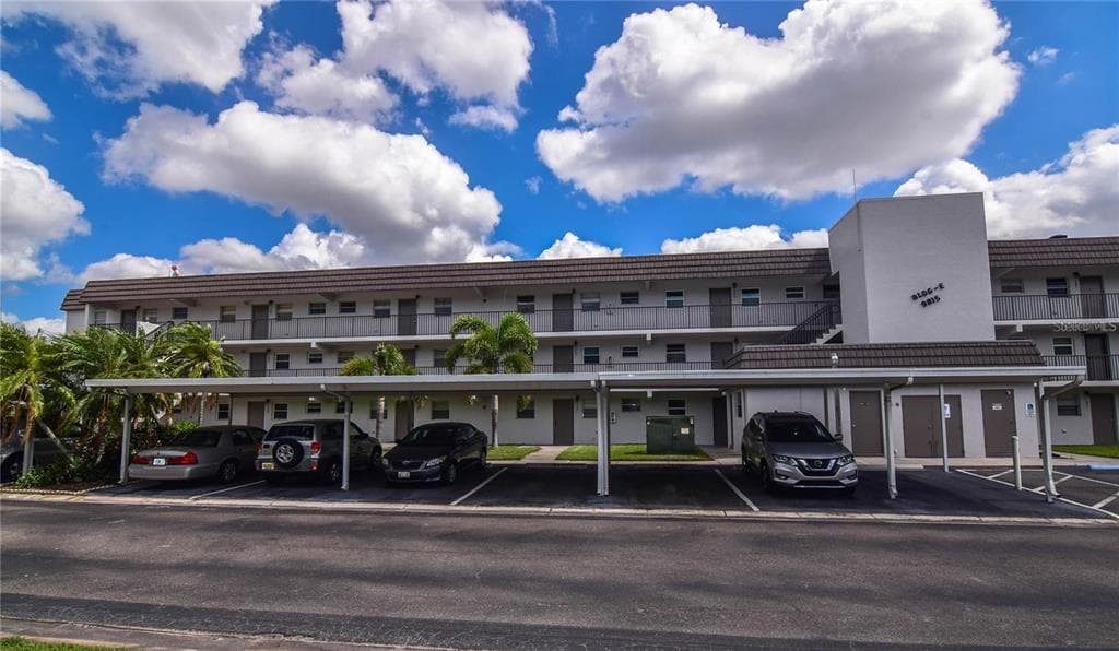 9815 47TH AVENUE N UNIT 306 ST PETERSBURG, FL 33708