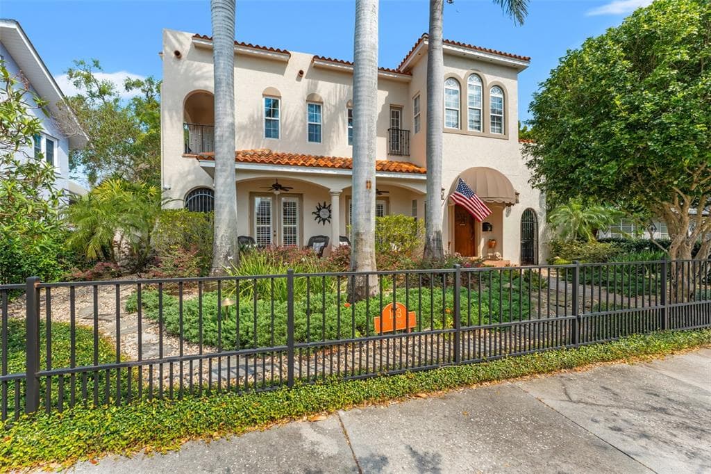123 14TH AVENUE NE ST PETERSBURG, FL 33701