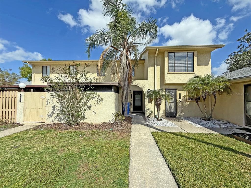 9005 PEBBLE CREEK DRIVE TAMPA, FL 33647