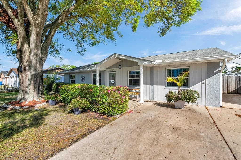 10709 AIRVIEW DRIVE TAMPA, FL 33625