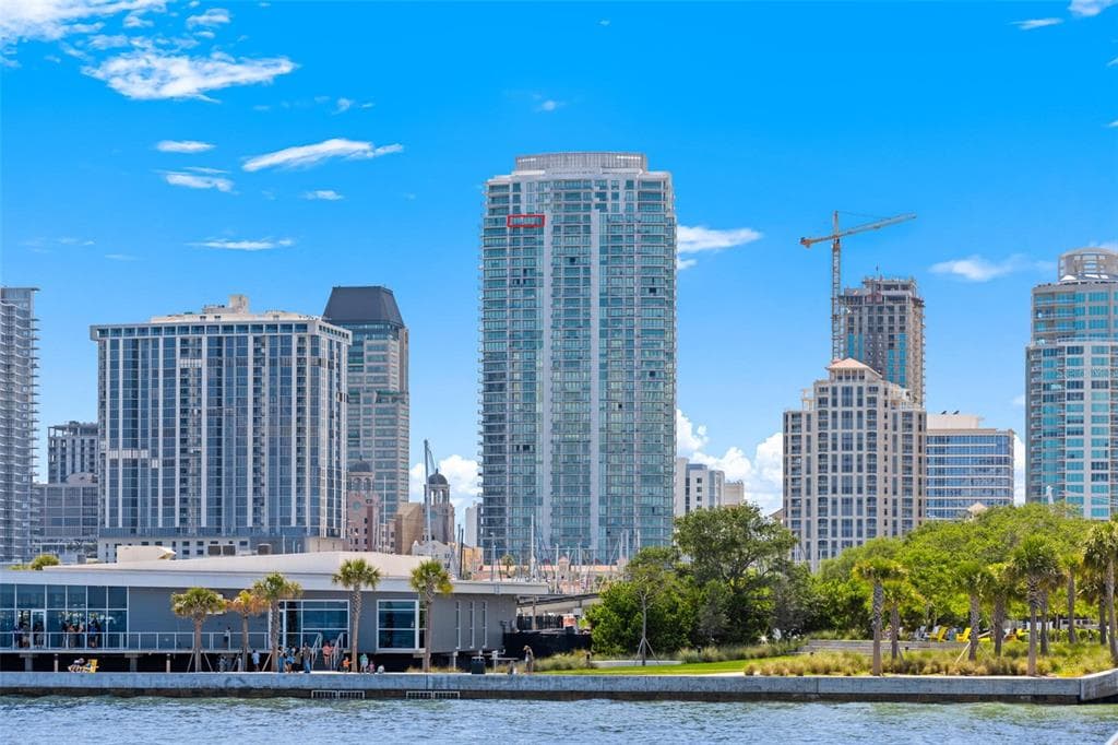 100 1ST AVENUE N UNIT 3902 ST PETERSBURG, FL 33701