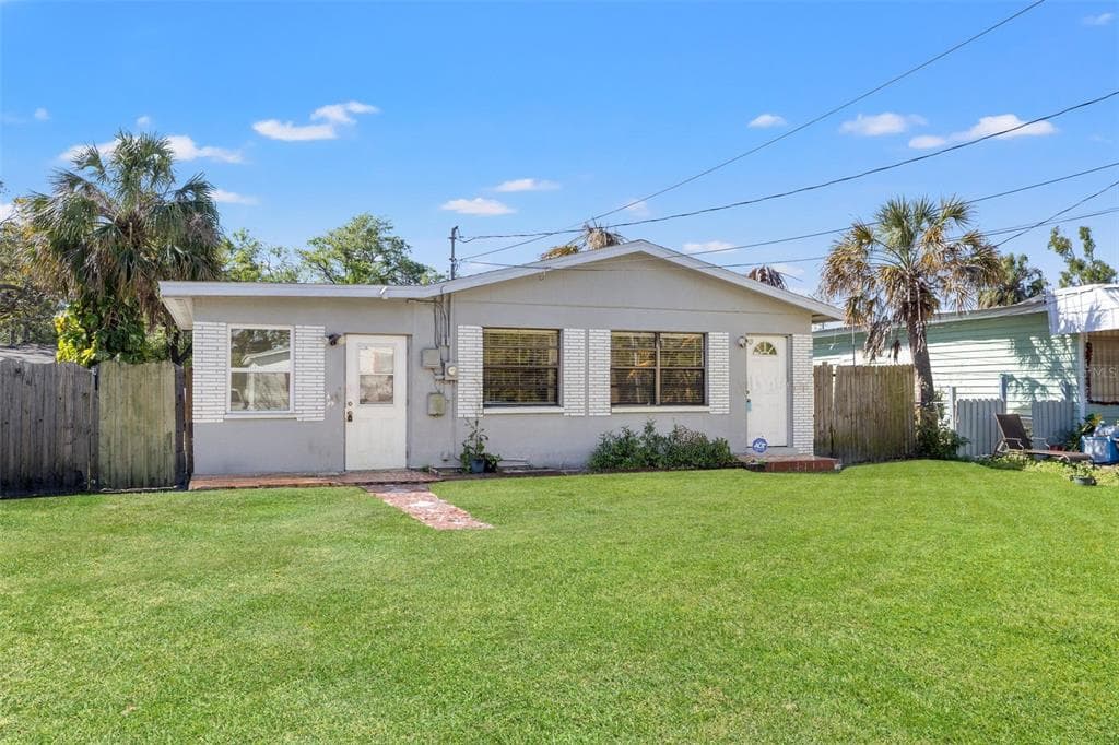 3256 ROXBOROUGH AVENUE CLEARWATER, FL 33762
