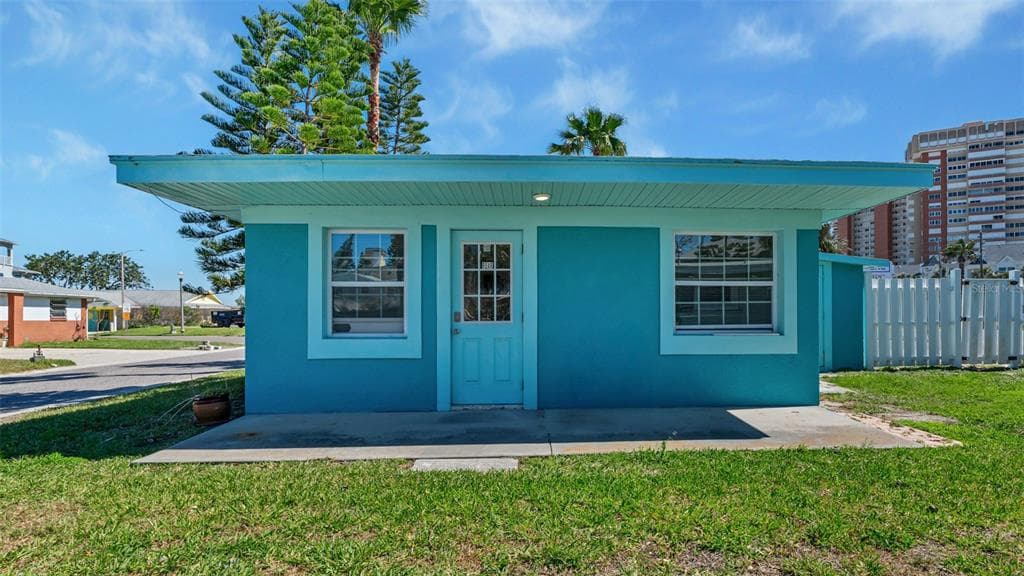 100 180TH AVENUE E REDINGTON SHORES, FL 33708