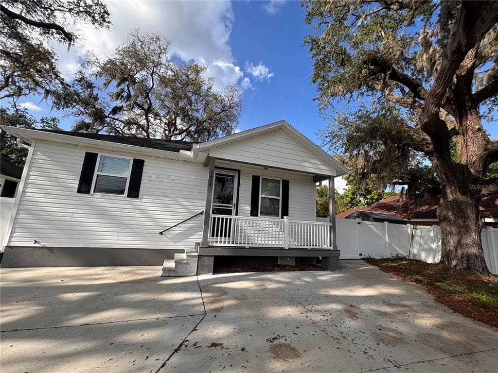 3414 RIVERVIEW DRIVE