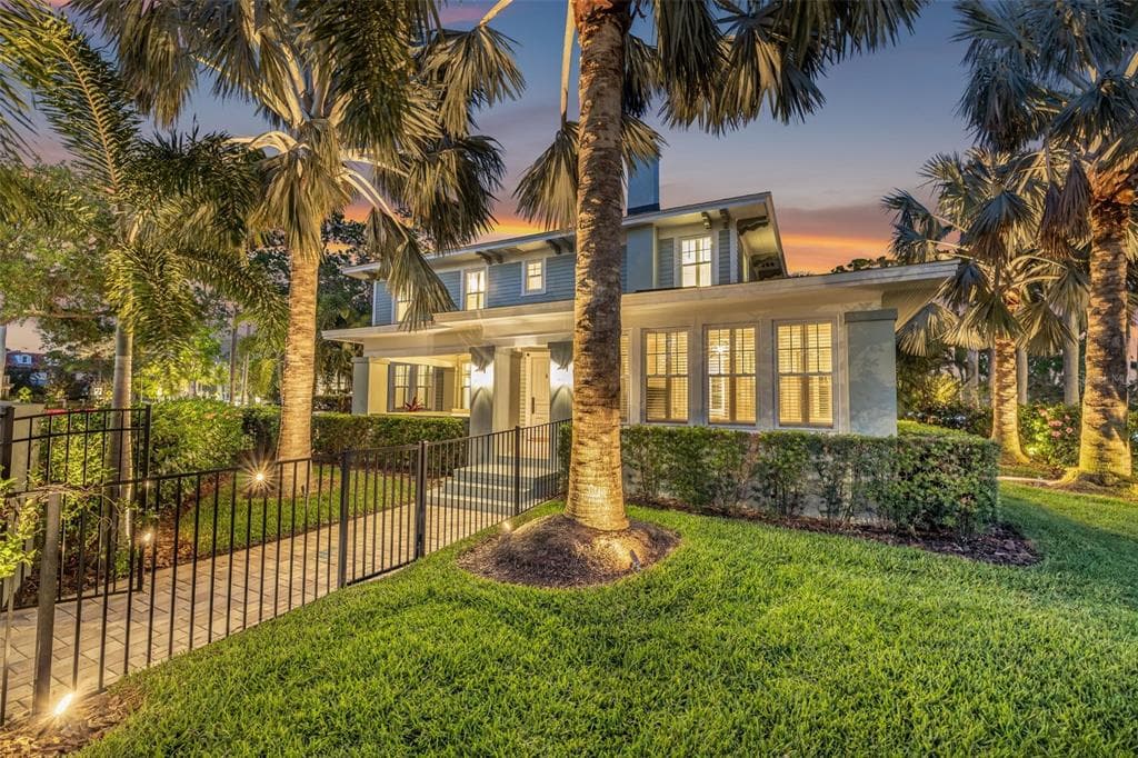 1505 BEACH DRIVE NE ST PETERSBURG, FL 33704