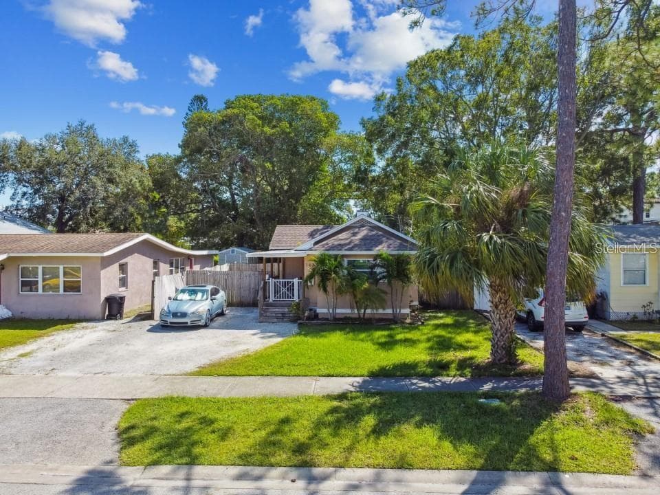 142 49TH AVENUE N ST PETERSBURG, FL 33703