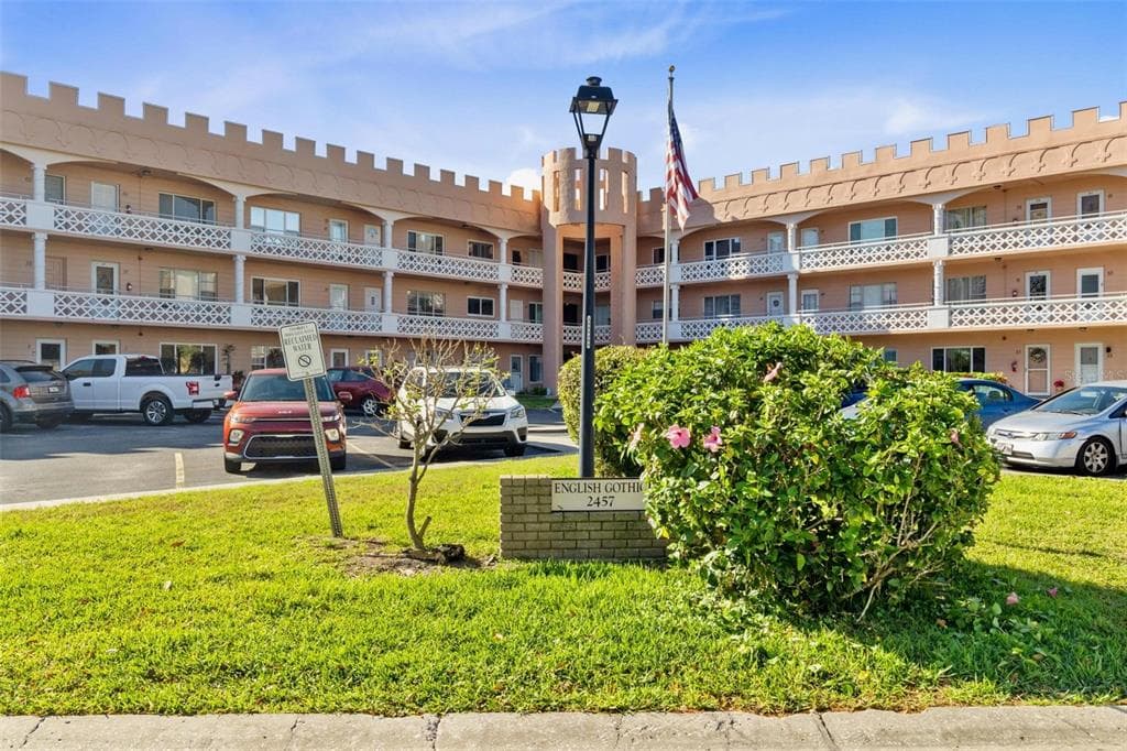 2457 ECUADORIAN WAY UNIT 73 CLEARWATER, FL 33763