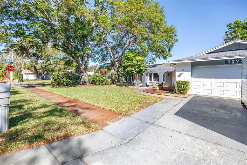 11791 111TH TERRACE SEMINOLE, FL 33778