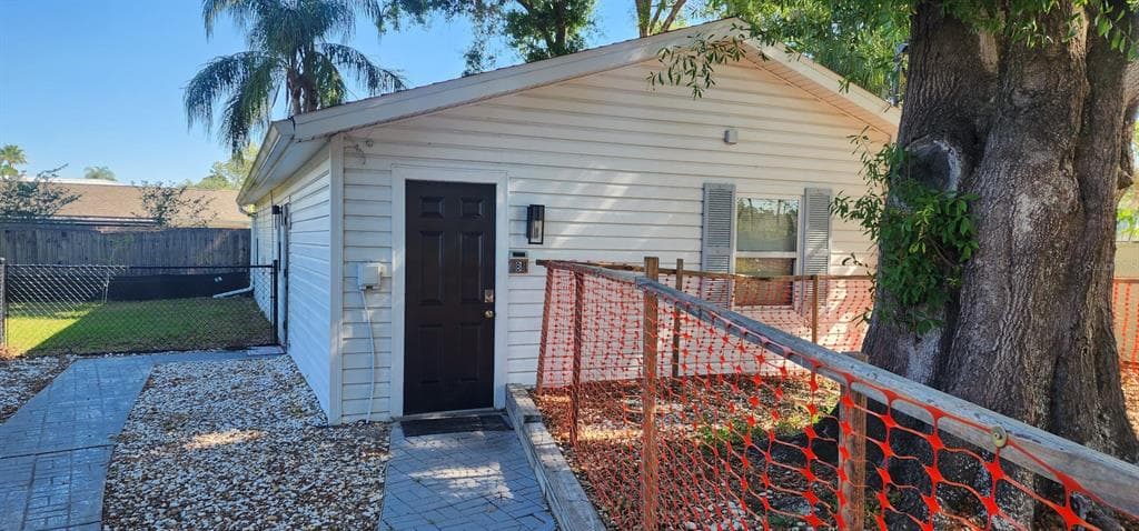 15509 CASEY RD EXT ROAD UNIT B TAMPA, FL 33624