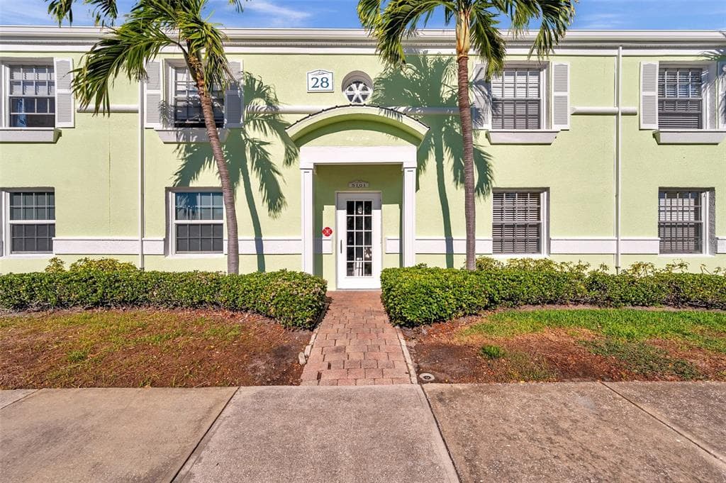 5101 COQUINA KEY DRIVE SE UNIT A ST PETERSBURG, FL 33705