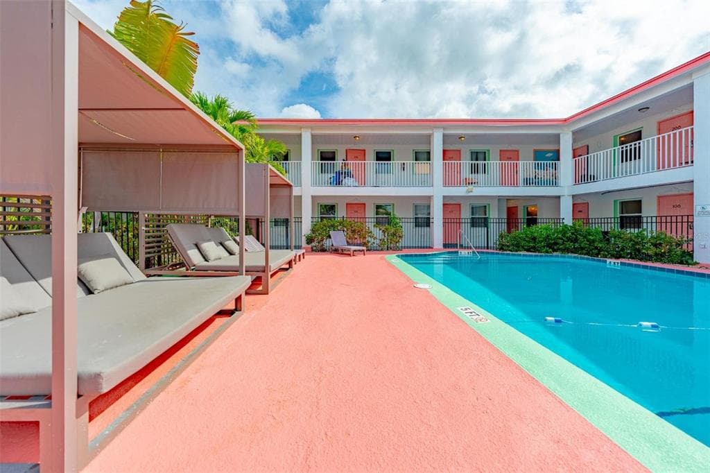 333 HAMDEN DRIVE