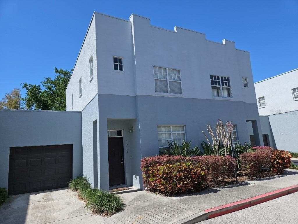 5213 OLMSTEAD BAY PLACE TAMPA, FL 33611