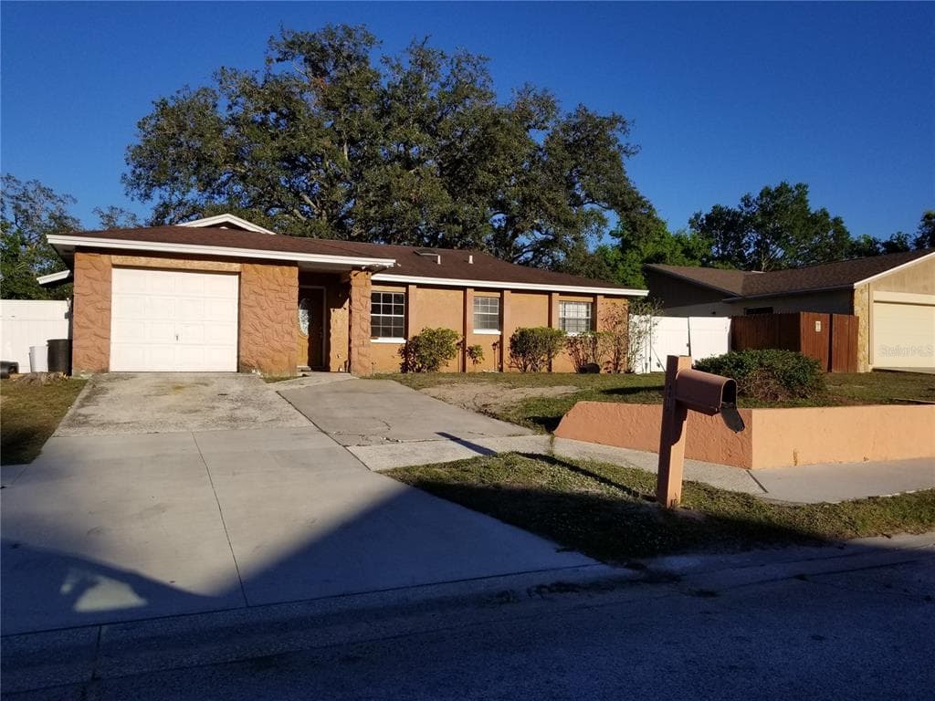 4410 LURLINE CIRCLE TAMPA, FL 33610