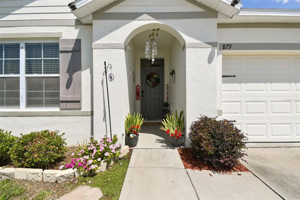 879 KILLARNEY LANE AUBURNDALE, FL 33823