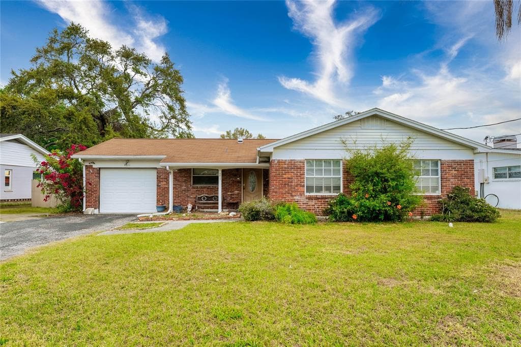 4611 W BAY COURT AVENUE TAMPA, FL 33611