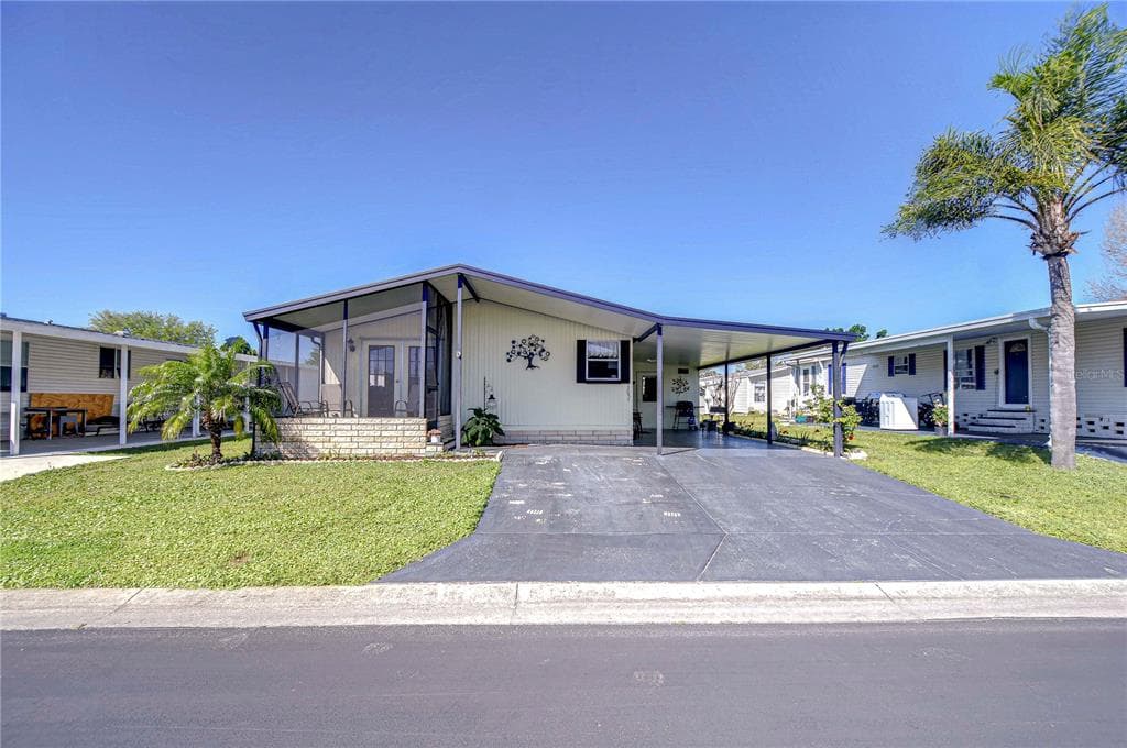 3051 SHADY CREEK DRIVE WESLEY CHAPEL, FL 33543