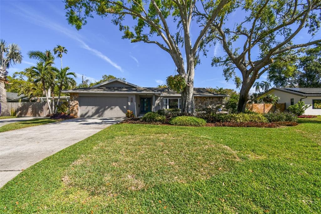 143 58TH AVENUE S ST PETERSBURG, FL 33705