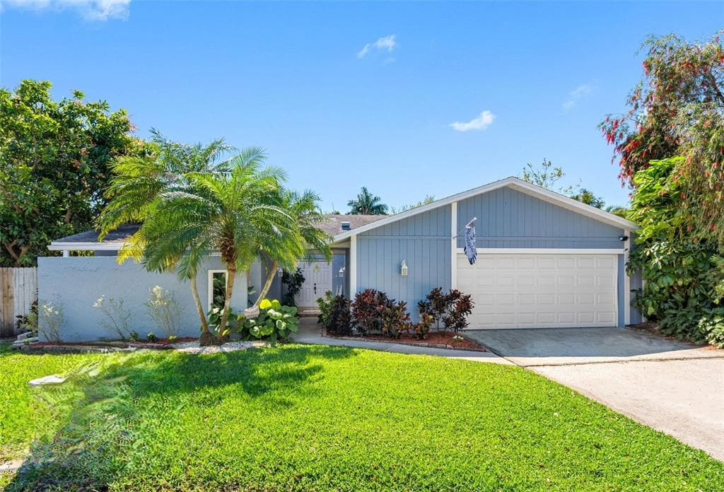 13420 RUSTIC PINES BOULEVARD S SEMINOLE, FL 33776