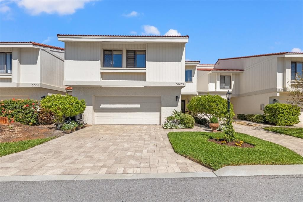 5625 ESCONDIDA BOULEVARD S ST PETERSBURG, FL 33715