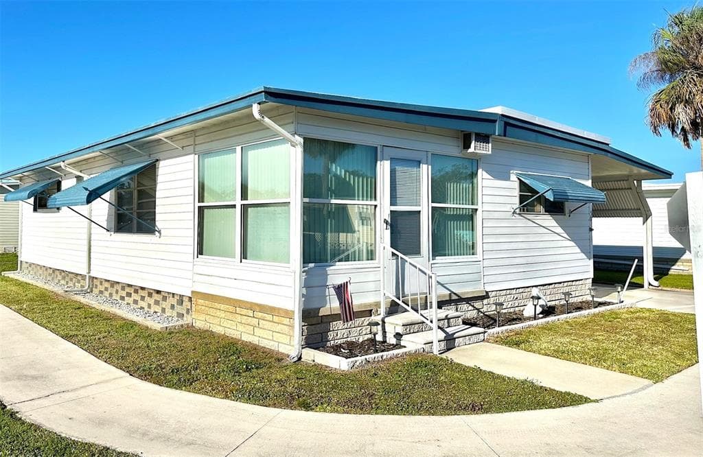 6100 62ND AVENUE N UNIT 50 PINELLAS PARK, FL 33781