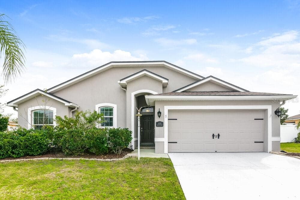 1123 MYSTERY CIRCLE DAVENPORT, FL 33837