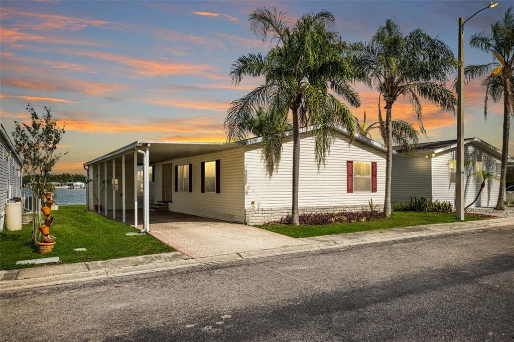 8632 FANTASIA PARK WAY RIVERVIEW, FL 33578