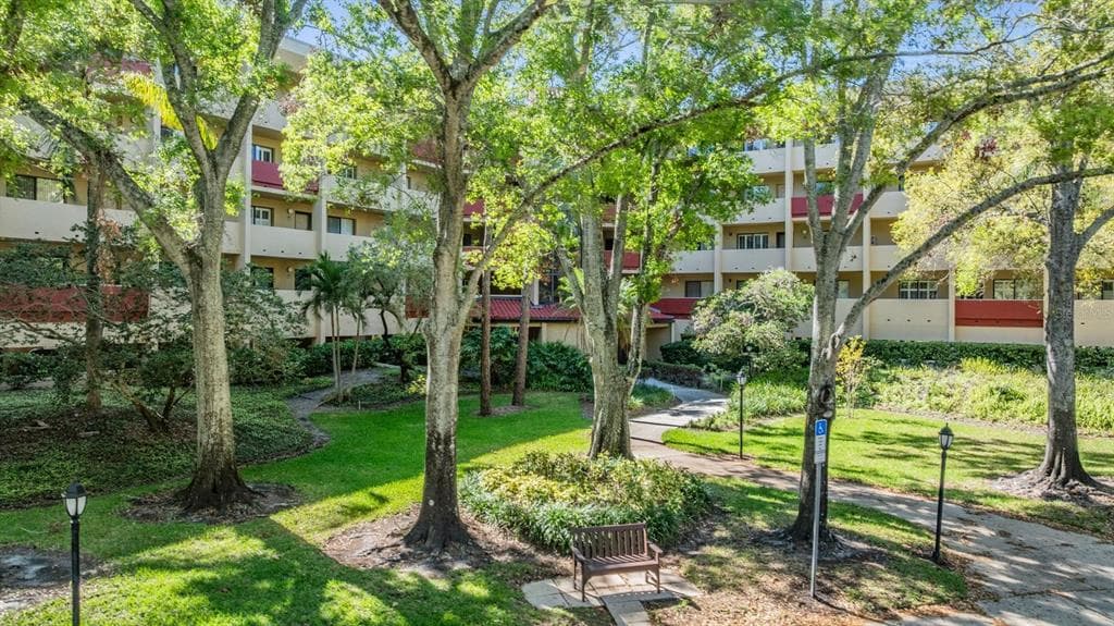 3076 EASTLAND BOULEVARD UNIT 305 CLEARWATER, FL 33761