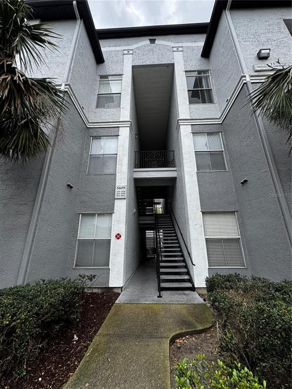 5609 LEGACY CRESCENT PLACE UNIT 301 RIVERVIEW, FL 33578